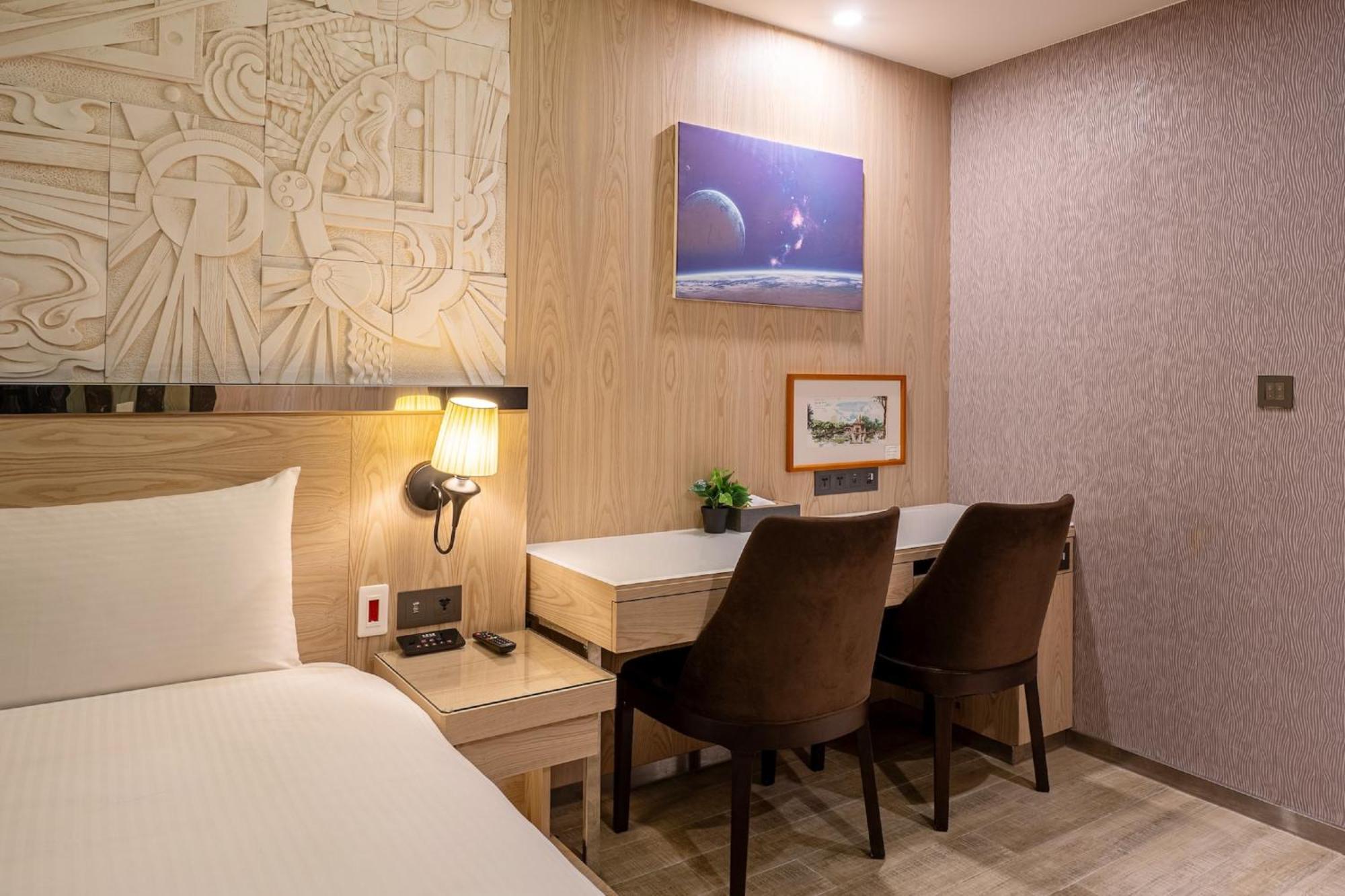 Guide Hotel Taichung Ziyou Exterior foto
